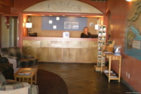 The Redwood Riverwalk Hotel (Fortuna)